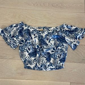 Vintage Havana blue and white floral crop blouse top.  Size Xl 16.